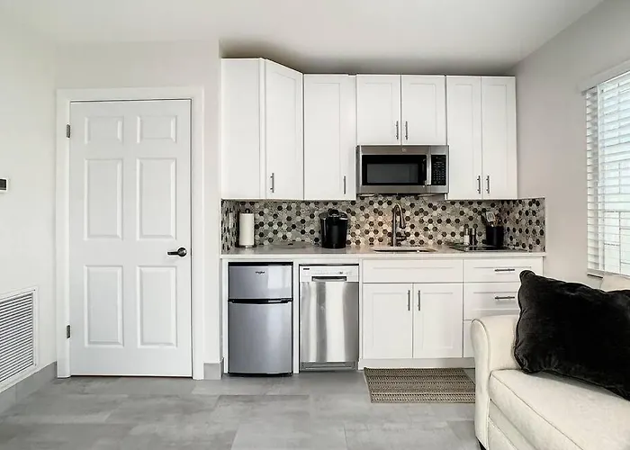 Ferienhaus Steps From The Beach, Renovated 1bd 1 Bth Clearwater Beach