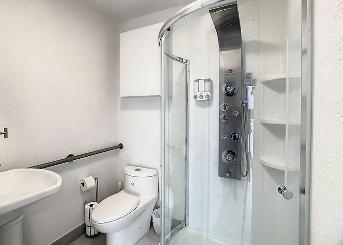 Steps From The Beach, Renovated 1bd 1 Bth Clearwater Beach